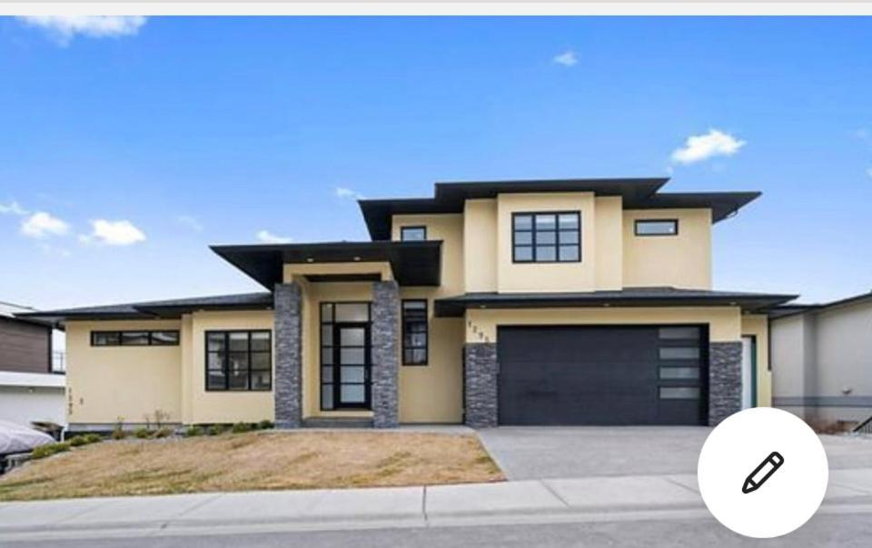 Kelowna New Lake View 2Bedrooms Close Big White 외부 사진